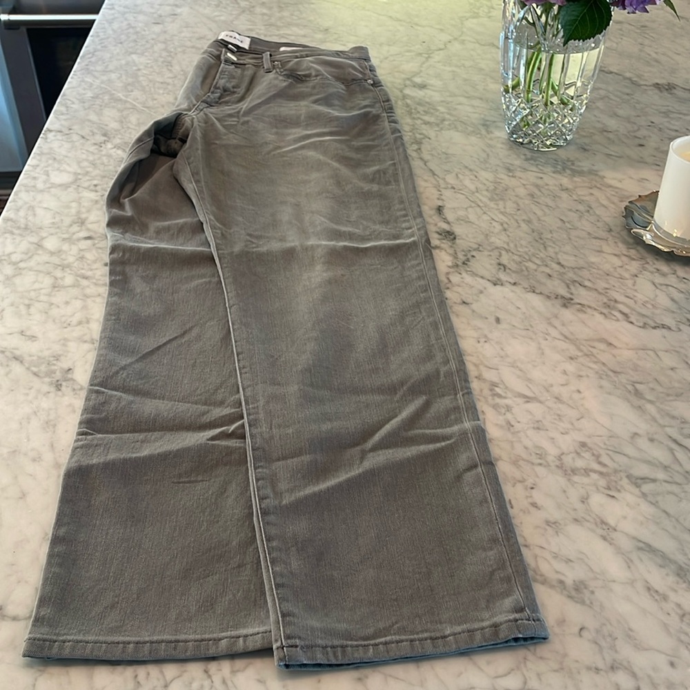Frame L'Homme Athletic Brushed Twill
in Smoke Gray Men’s 36